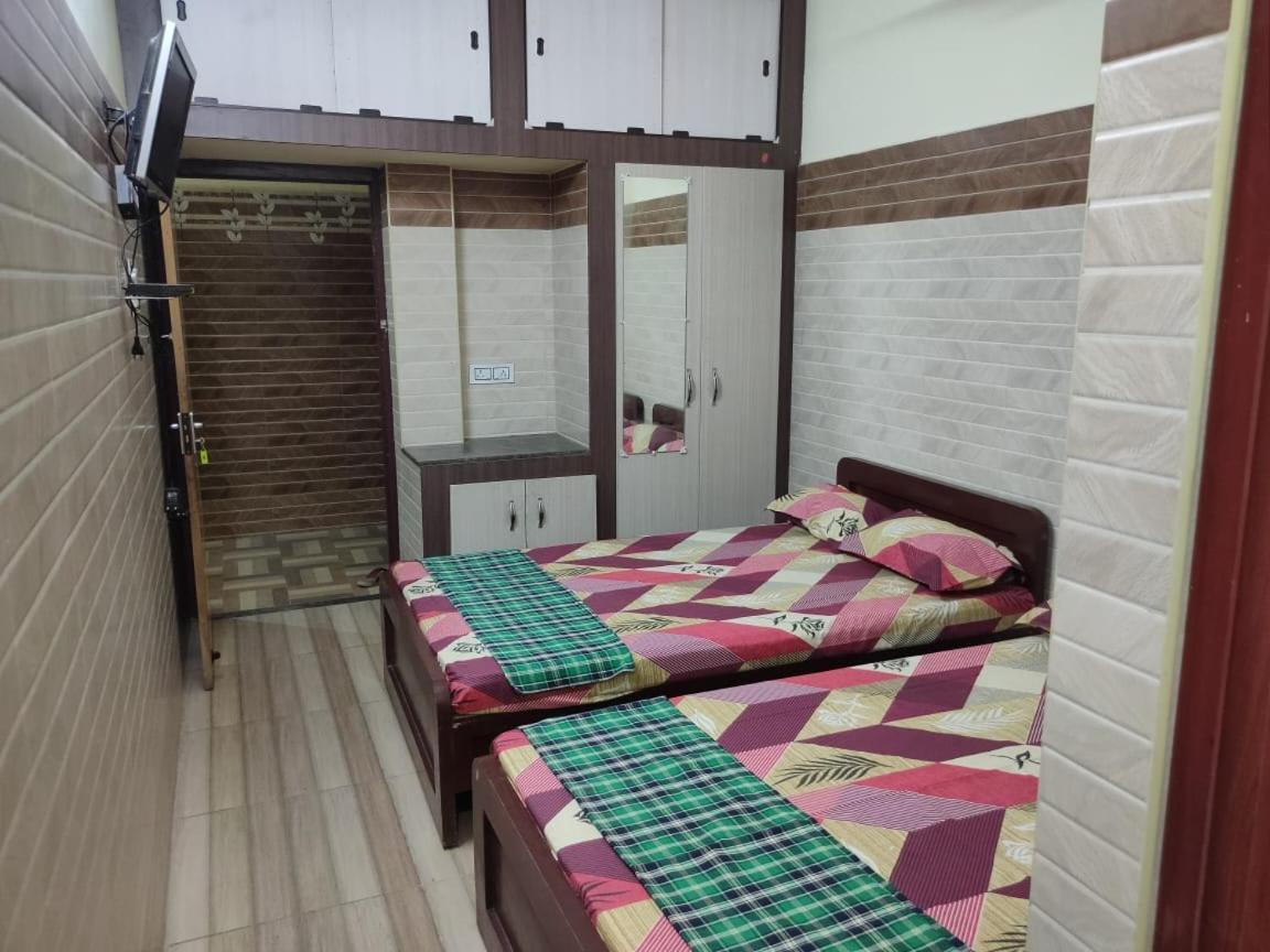 Sri Vari Residency Hostel Vellore Exterior photo